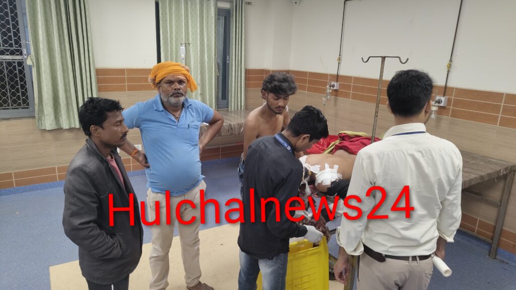 झंगा चौक पर चाकूबाजी में दो भाई जख्मी ; गला रेतने का किया प्रयास, भर्ती