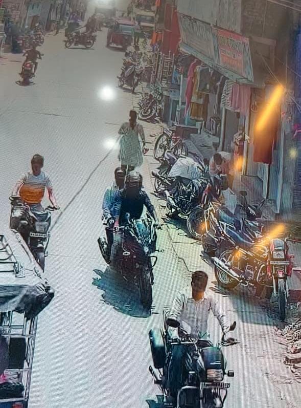 महिला के गले से बाइक सवार उचक्कों ने झपट लिया सोने का चेन