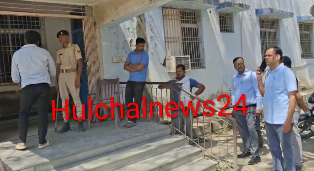 क्लीनिक में कंपाउंडर की मिली लाश ; आत्महत्या या हत्या जांच के बाद होगा खुलासा