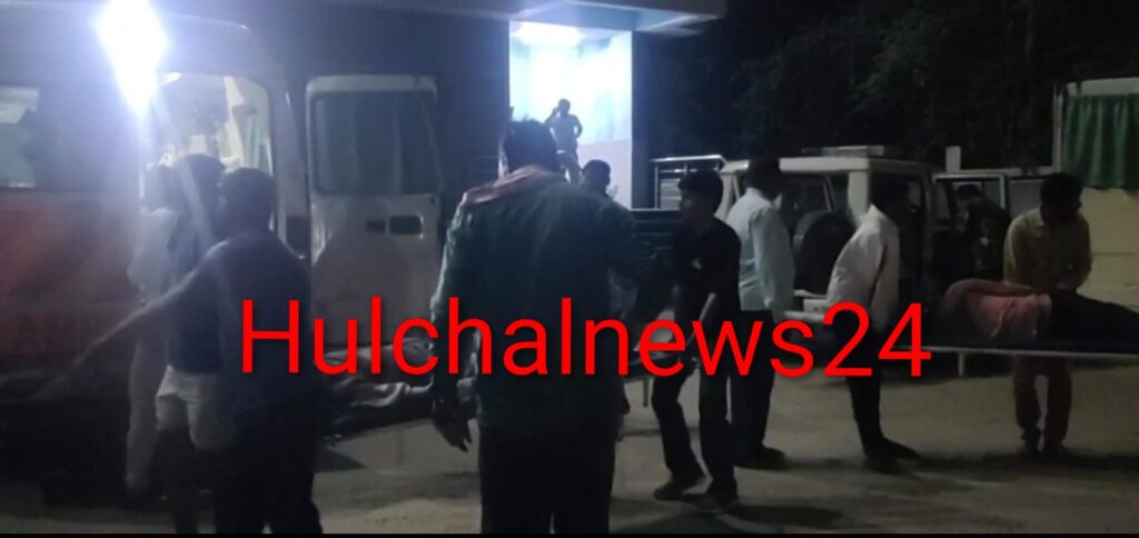 बस पलटने से घायल दूसरे व्यक्ति की भी हुई मौत ; शव यात्रा में मरने वालों की संख्या हुई दो