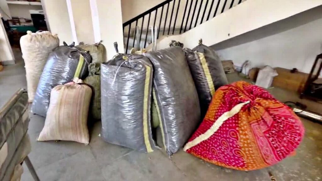 नशे के खिलाफ पुलिस और STF का बड़ा एक्शन ; 230 किलो अफीम के साथ 10 तस्कर गिरफ्तार