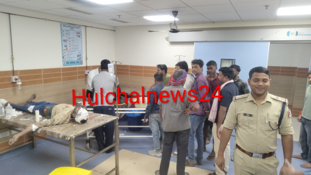 ट्रेन के गेट पर बैठना या खड़े होना कितना खतरनाक ; एक सप्ताह में दूसरी मौत ; किसी की पहचान नहीं