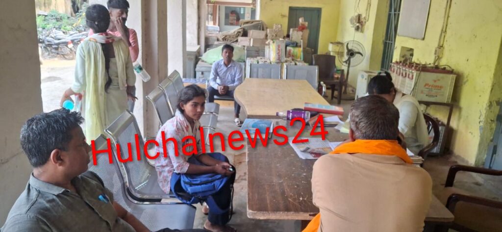 दिनदहाड़े शहर में चाकू की नोंक पर छात्रा से सोने के लॉकेट की लूट ; चाकू सटाने से आया खरोंच