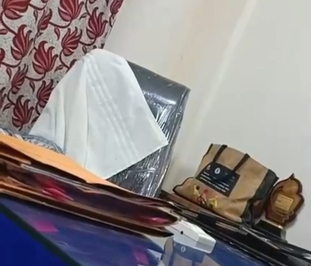 ICDS के DPO ऑफिस का वीडियो वायरल ; युवक ने लगाए पैसों के लेन-देन का आरोप