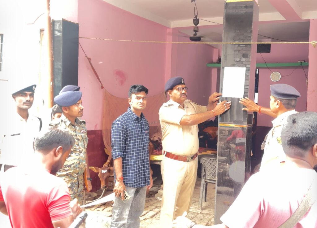 सुपारी किलिंग मामले में फरार अनिल चौधरी के घर चस्पा इश्तिहार ; सरेंडर नहीं करने पर होगी कुर्की-जब्ती की कार्रवाई