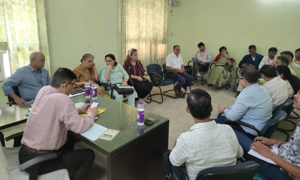 पटना से आई टीम ने सदर अस्पताल के स्वास्थ्य सेवाओं की गुणवत्ता एवं सुविधाओं का किया निरीक्षण