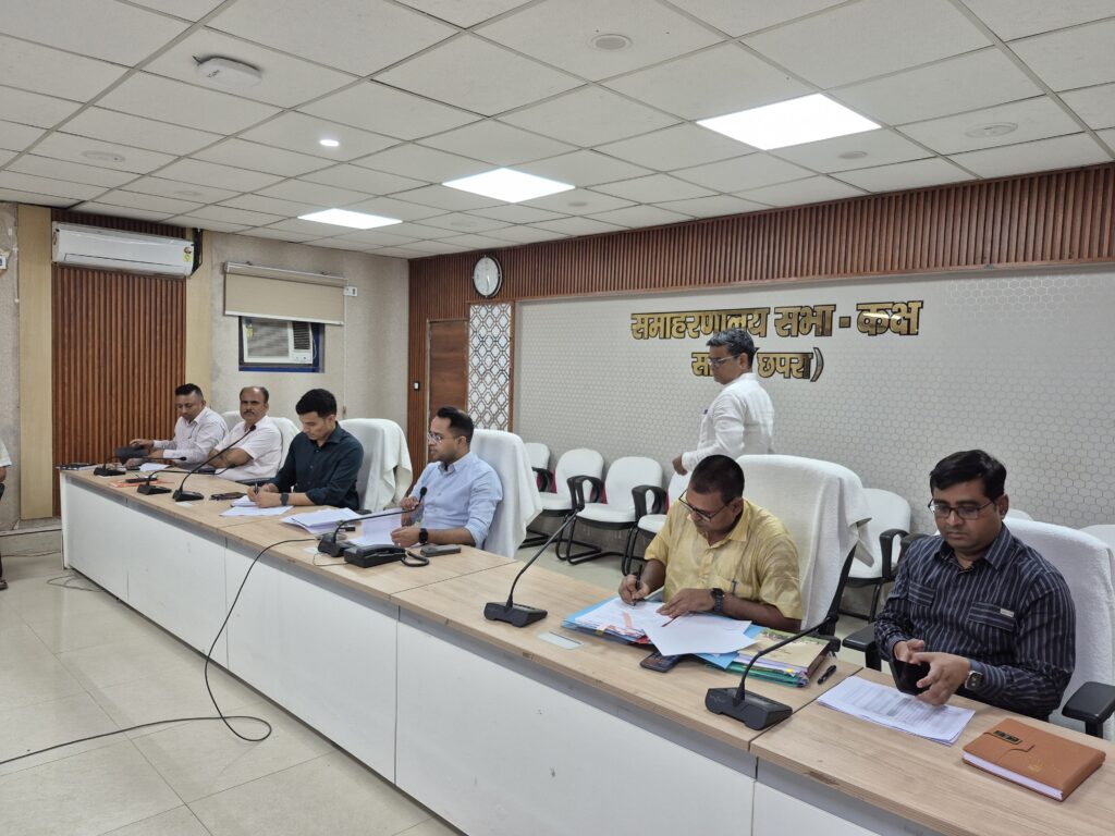 जनगणना अधिनियम के तहत 106 पंचायत सचिवों पर डीएम ने लगाया एक हजार का अर्थ दंड