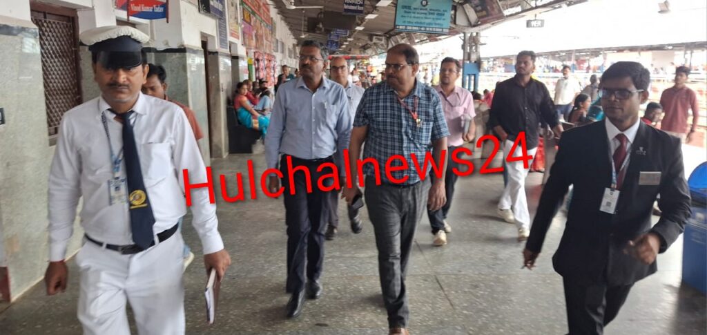 पूर्वोत्तर रेलवे के प्रमुख मुख्य कार्मिक अधिकारी ने किया छपरा जंक्शन का निरीक्षण