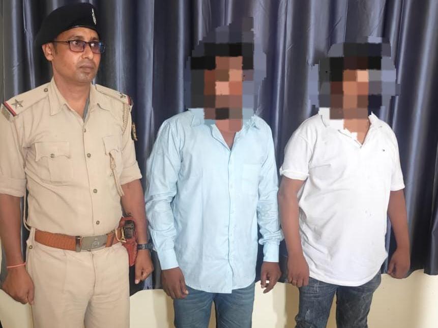 गोली मार हत्या मामले में दो अभियुक्त गिरफ्तार ; अवैध हथियार बरामद