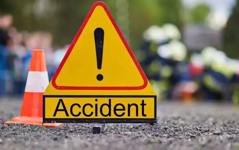 अज्ञात वाहन की चपेट में आने से बाइक सवार व्यक्ति की मौत ; छपरा आने के क्रम में हुआ हादसा
