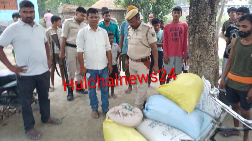आंगनबाड़ी का चावल ले जाते युवक को ग्रामीणों ने पकड़ा तो चावल छोड़कर हुआ फरार ; पुलिस जांच में जुटी