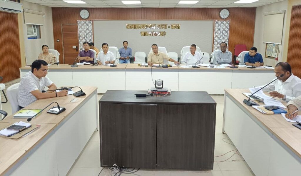 राजस्व एवं भूमि सुधार मंत्री ने की राजस्व कार्यों की समीक्षा ; लंबित मामलों के त्वरित निष्पादन का दिया निर्देश