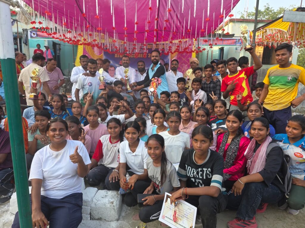 43वीं जिला एथलेटिक्स प्रतियोगिता का हुआ समापन ; पूर्व मंत्री ने विजेताओं को किया पुरस्कृत