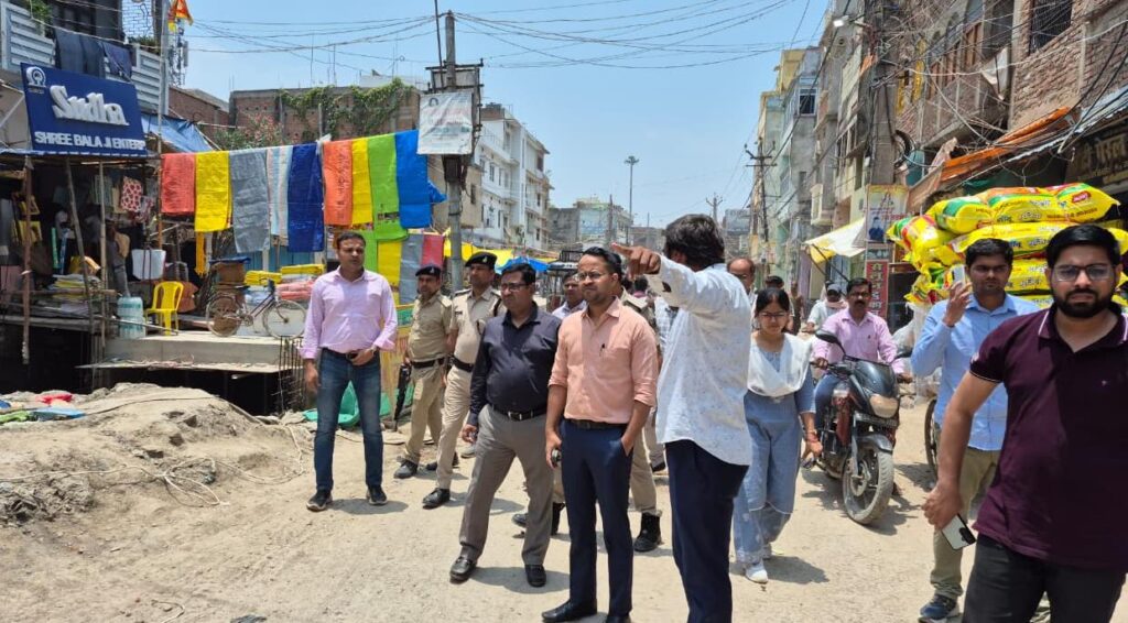 मानसून के दौरान जलजमाव की समस्या से निपटने को ले डीएम ने निरीक्षण कर सभी संबंधित एजेंसियों को समन्वित कार्रवाई का दिया निर्देश