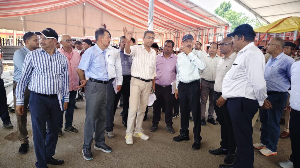 रेल मंत्री के आगमन की तैयारी तेज ; जीएम ने किया निरीक्षण